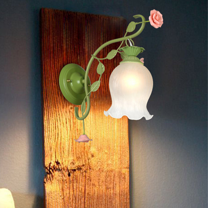 Skørter | Countryside Rose Wall Lamp 1 Head Metal Wall Fixture Lighting in White/Green for Bedroom