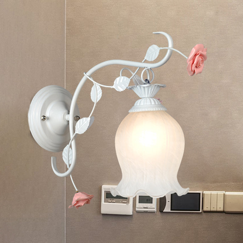 Skørter | Countryside Rose Wall Lamp 1 Head Metal Wall Fixture Lighting in White/Green for Bedroom