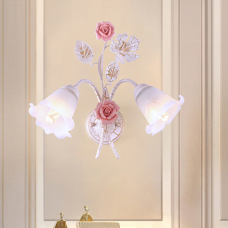 Skørter | Flared Living Room Wall Lamp Romantic Pastoral Metal 1/2 Cups White Wall Lamp Fixture with Flower Decor