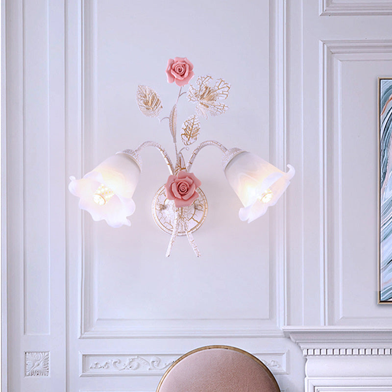 Skørter | Flared Living Room Wall Lamp Romantic Pastoral Metal 1/2 Cups White Wall Lamp Fixture with Flower Decor
