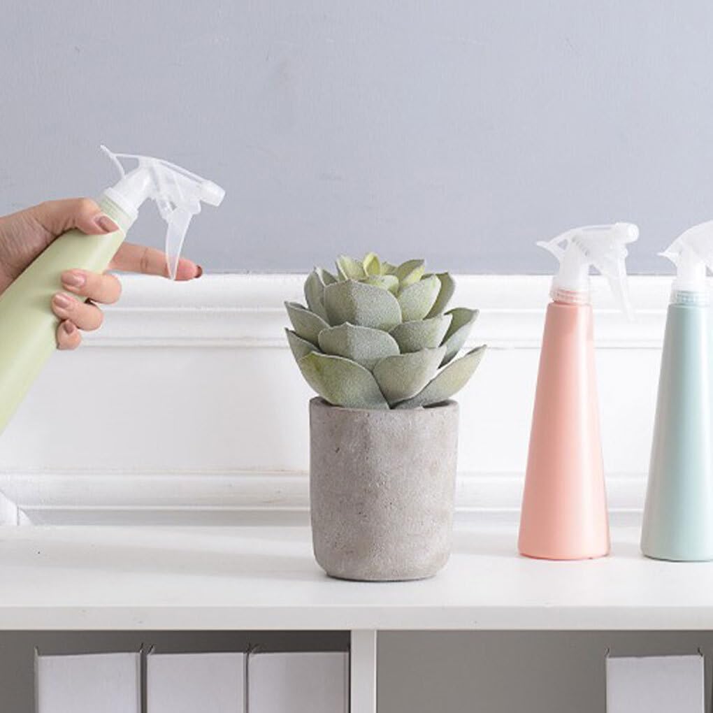 Lisslune | Plant spray bottle in modern design for precise plant watering