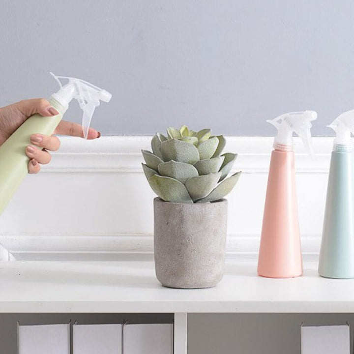 Lisslune | Plant spray bottle in modern design for precise plant watering