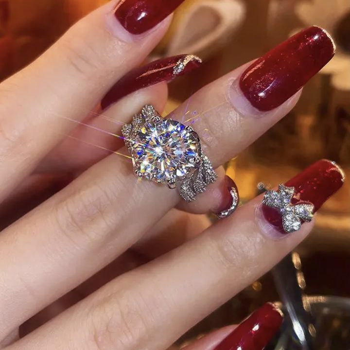 Lisslune | 3-Carat Super Flash Moissanite Ring