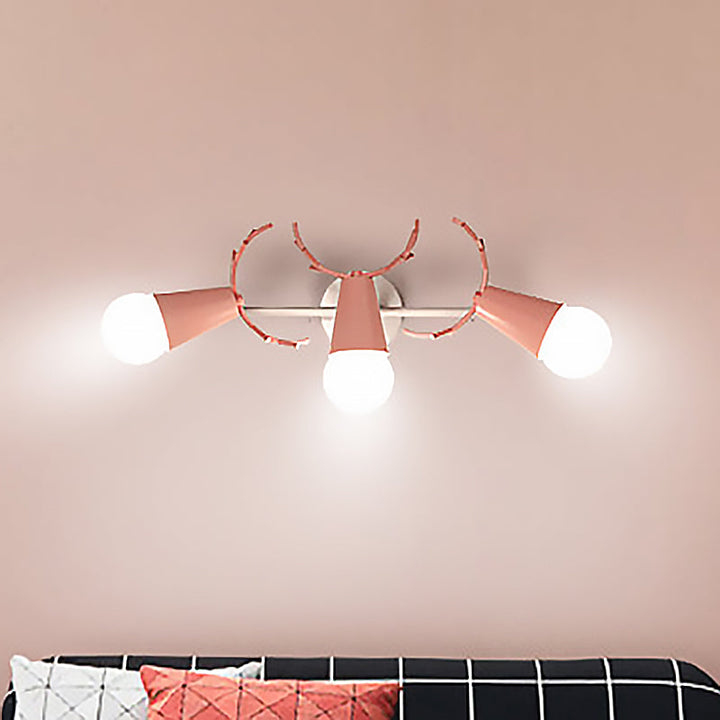 Skørter | Metallic Conical Wall Lamp with Deer Antlers Bedroom 3 Heads Nordic Undertone Wall Light