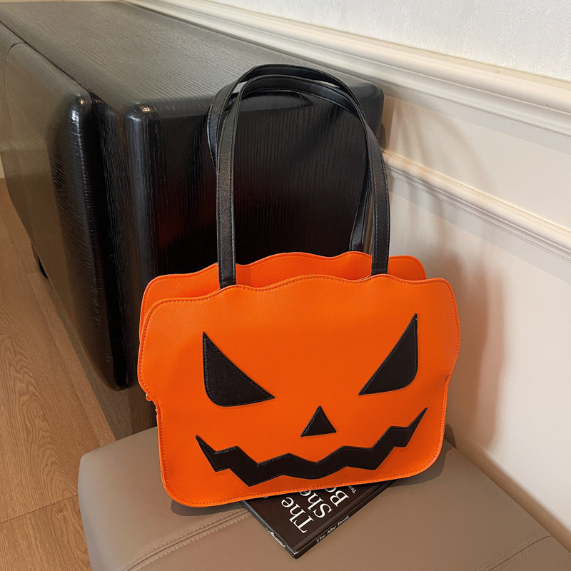 Lisslune | Halloween Messenger Bag – Shoulder bag in Black and Orange Spooky Style