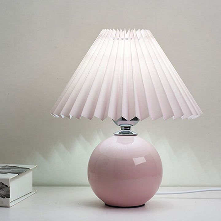 Lisslune | Nordic minimalist 1-light table lamp made of ceramic with pleats