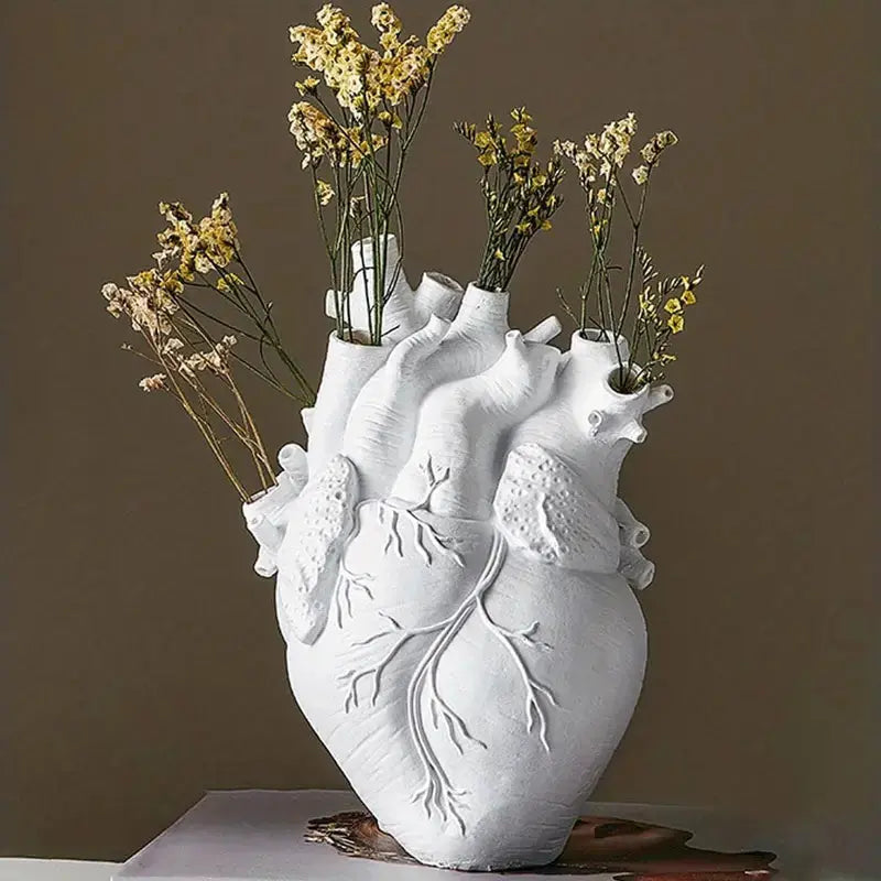 Lisslune | HeartGlow - Ceramic Heart Vase