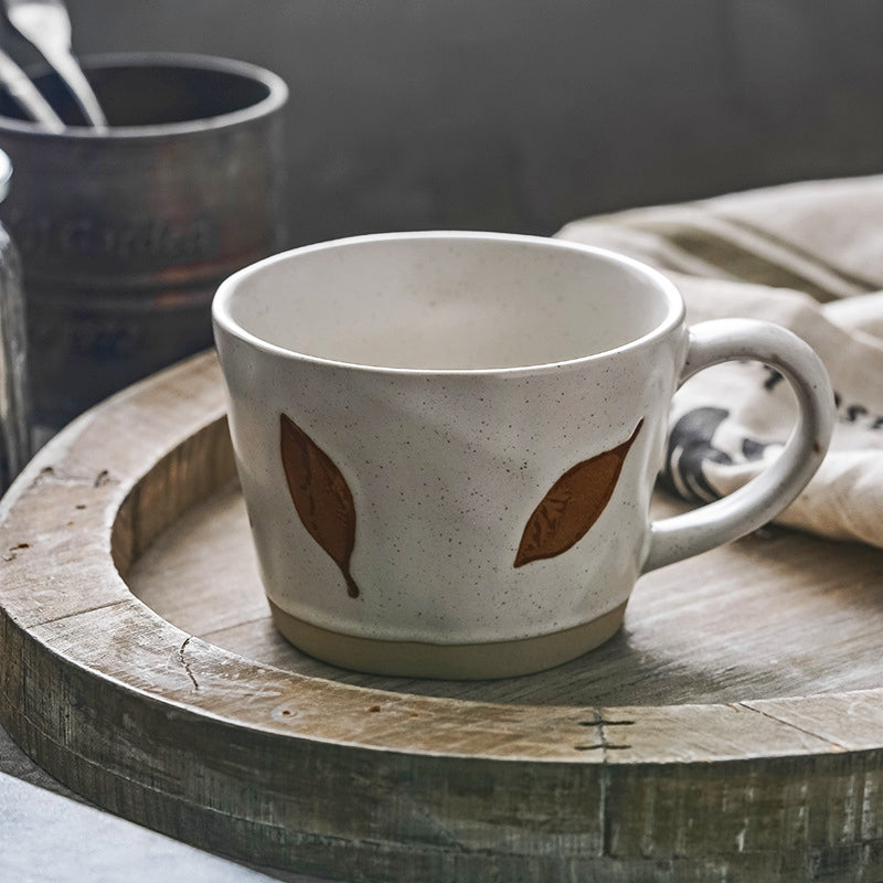 Lisslune | Mug with hand-painted leaves