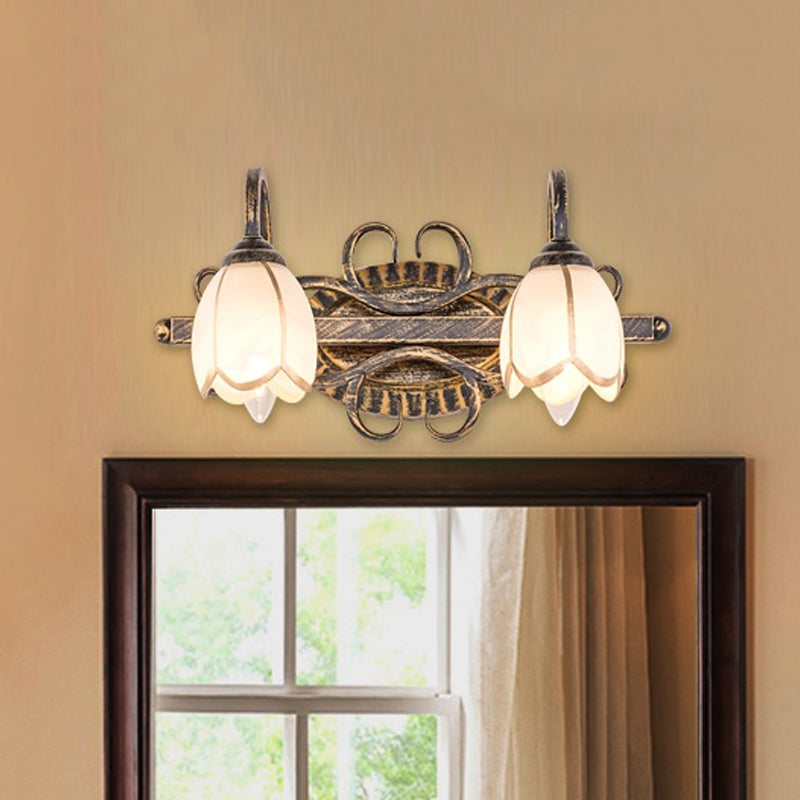 Skørter | 2/3 Lights Frosted Glass Vanity Light Fixture Traditional Antique Brass Flower Shaped Bathroom Lighting Fixture