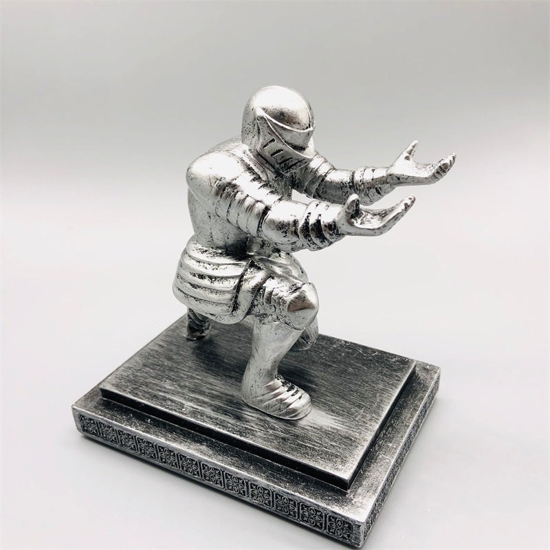 Lisslune | knight pen holder