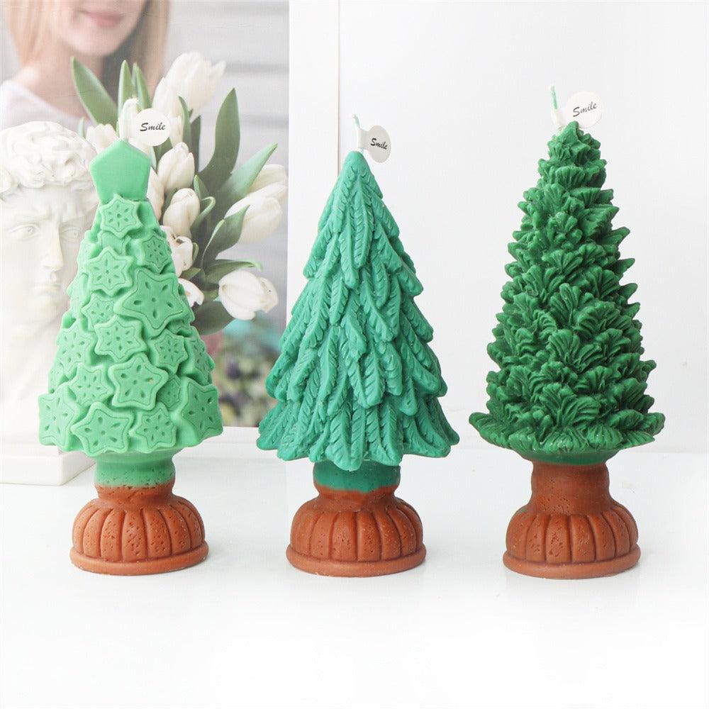 Lisslune | Magical Christmas Candle Making Kit with Santa Themed Packaging & Fragrant Decorations