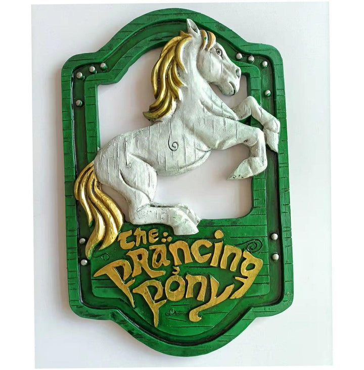 Lisslune | Magical resin spirit ornament with dragon or horse pendant