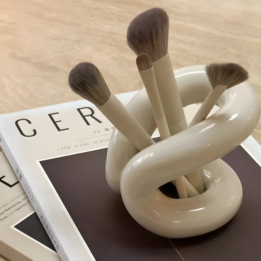 Lisslune | Nordic Knot Ceramic Holder