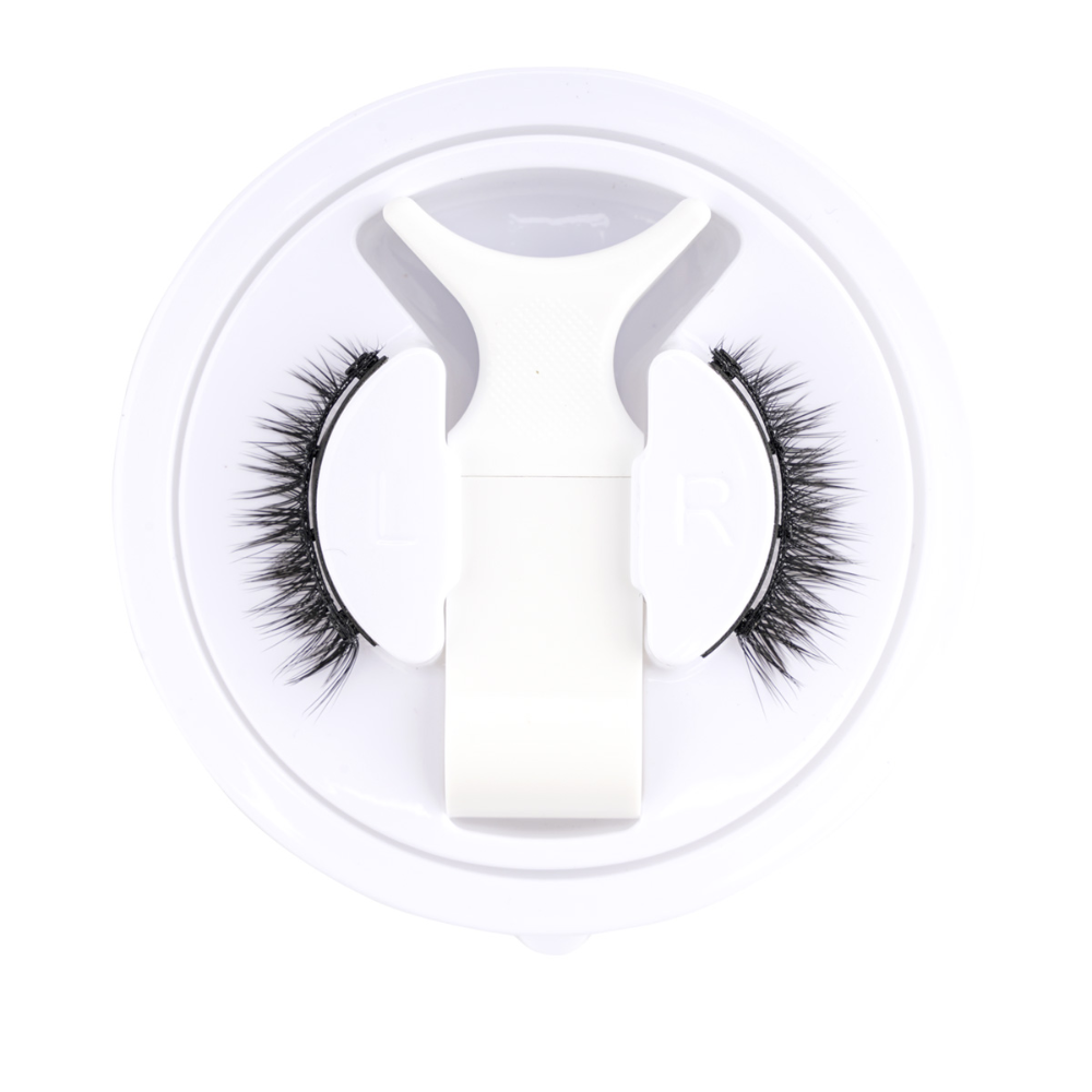 Lisslune | Reusable Magnetic Eyelash and Tweezers Set – No Glue Required