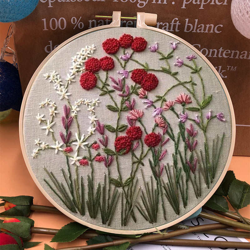 Lisslune | Embroidery hoop flower kit for beginners
