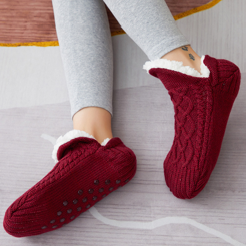 Lisslune | V neck Cozy Socks Slippers