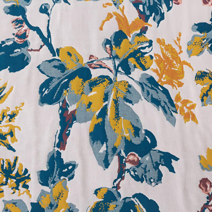 Lisslune | Nature’s Embrace Floral Bath Towel