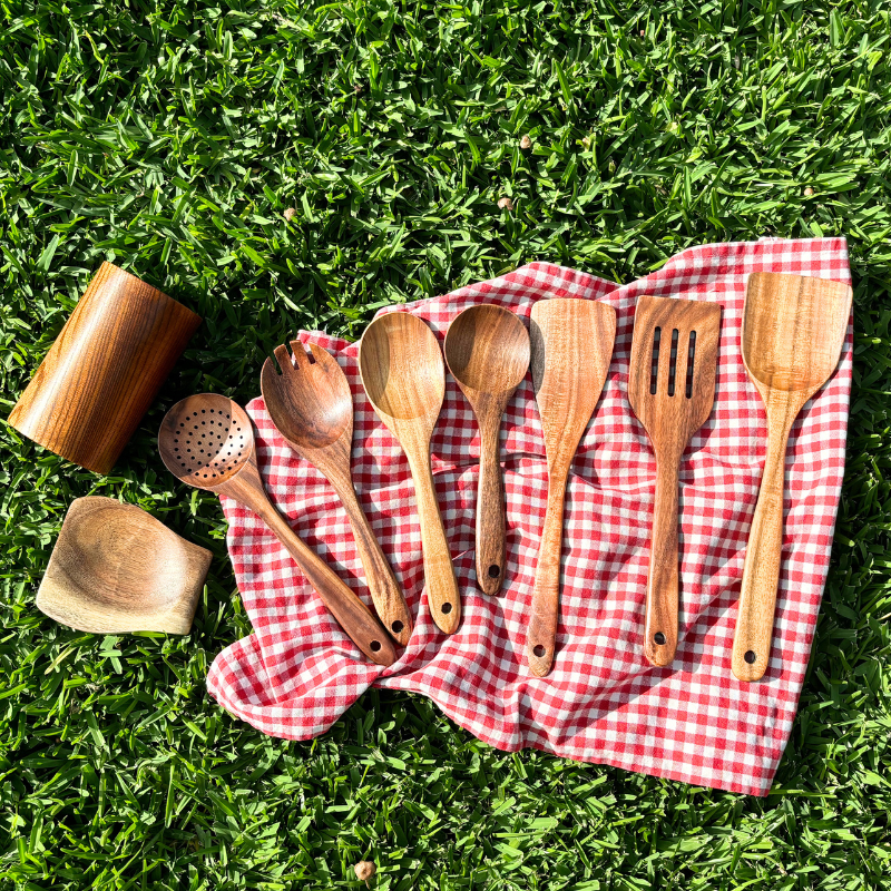 Lisslune | PureTeak – Timeless kitchen helpers made from sustainable teak wood