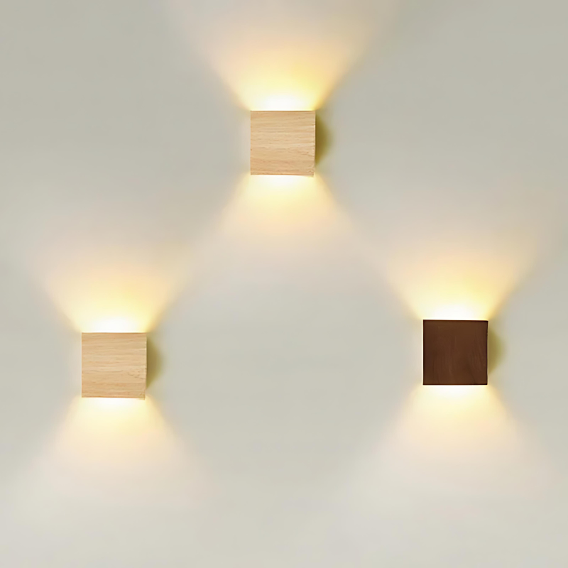 Lisslune | NordiLume | Scandinavian square wooden wall lamp