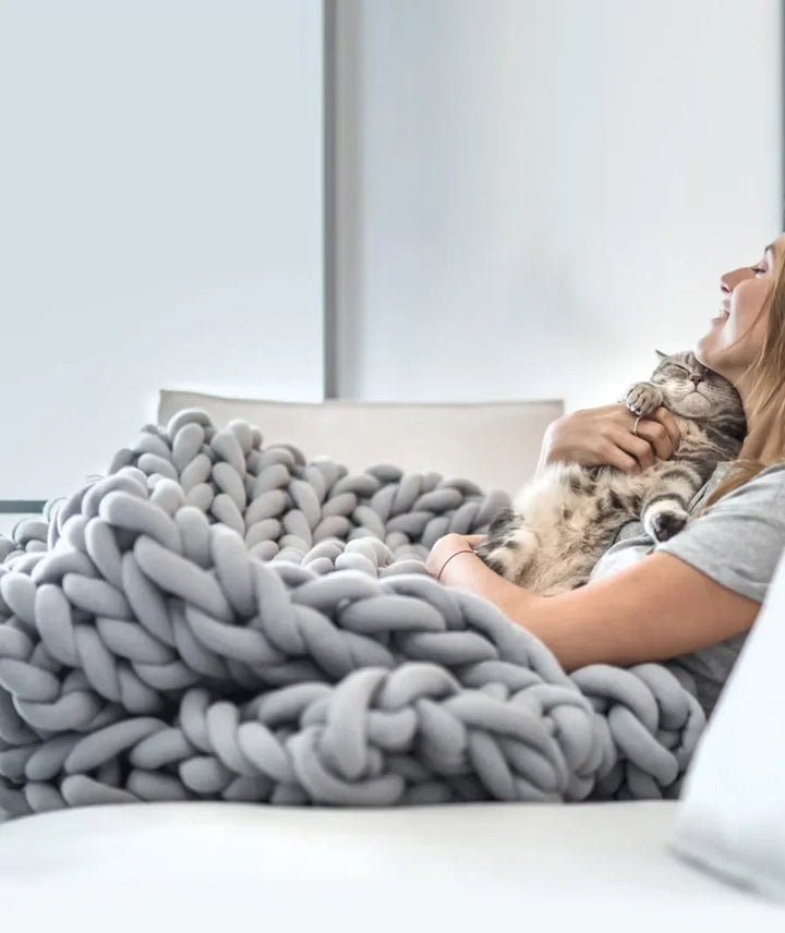 Lisslune | Chunky Knit Handmade Weighted Throw – Ultra-Cozy & Stylish Blanket