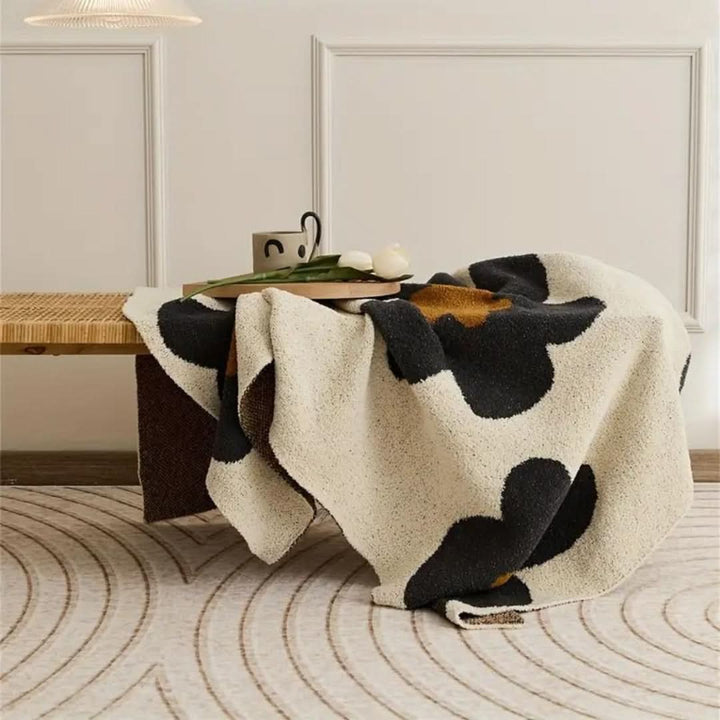Lisslune | CAS - Knitted blanket with floral pattern
