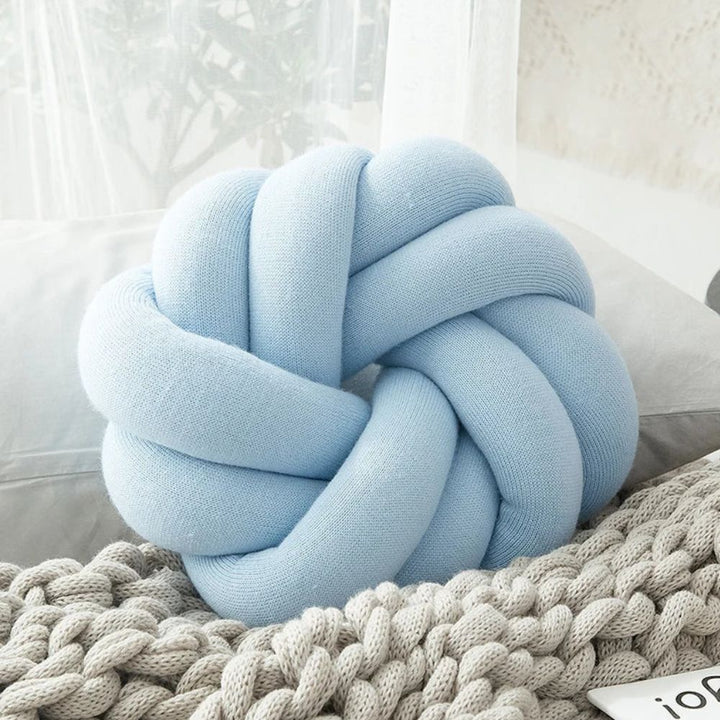 Lisslune | Puffy Pretzel Cushion