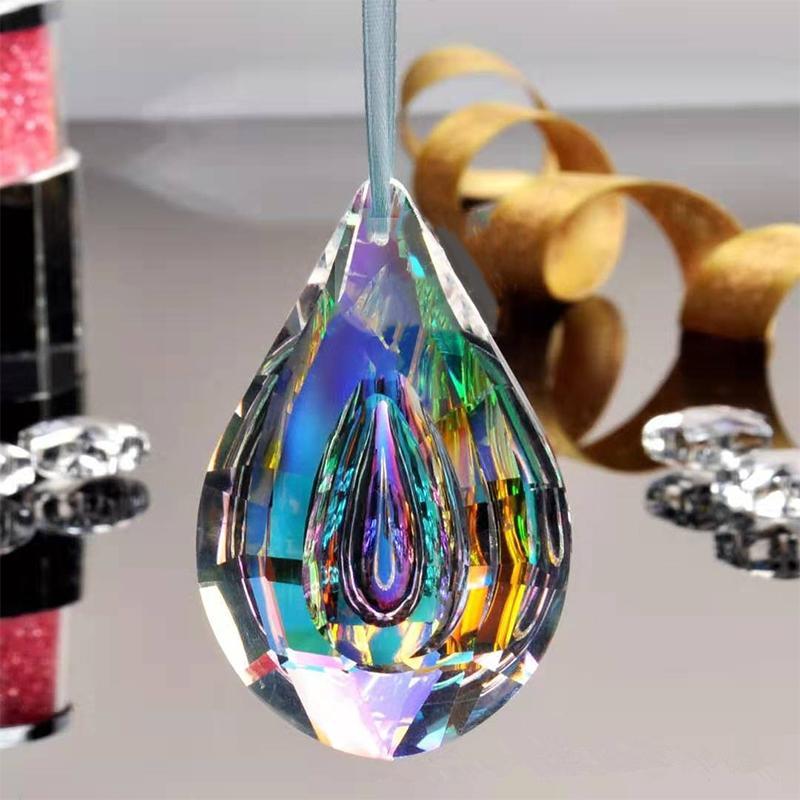 Lisslune | Teardrop Crystal Pendant
