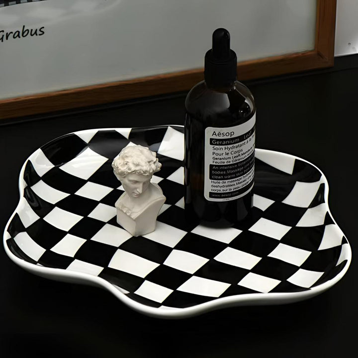 Lisslune | Classic Checkered Ceramic Plate