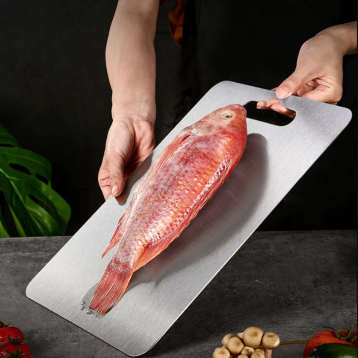Lisslune | TitanPro – High-quality cutting board made of German stainless steel