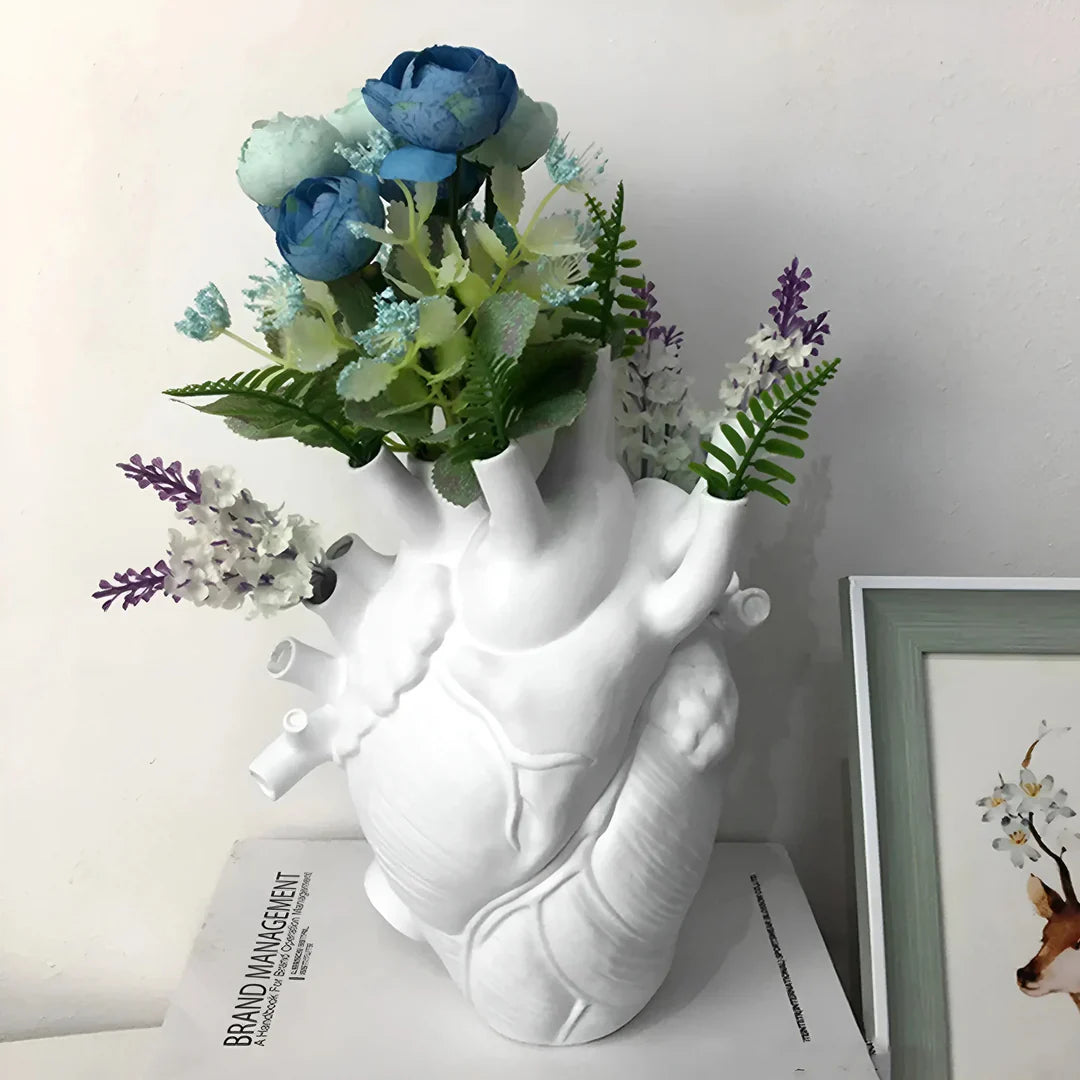 Lisslune | Greek inspired heart vase