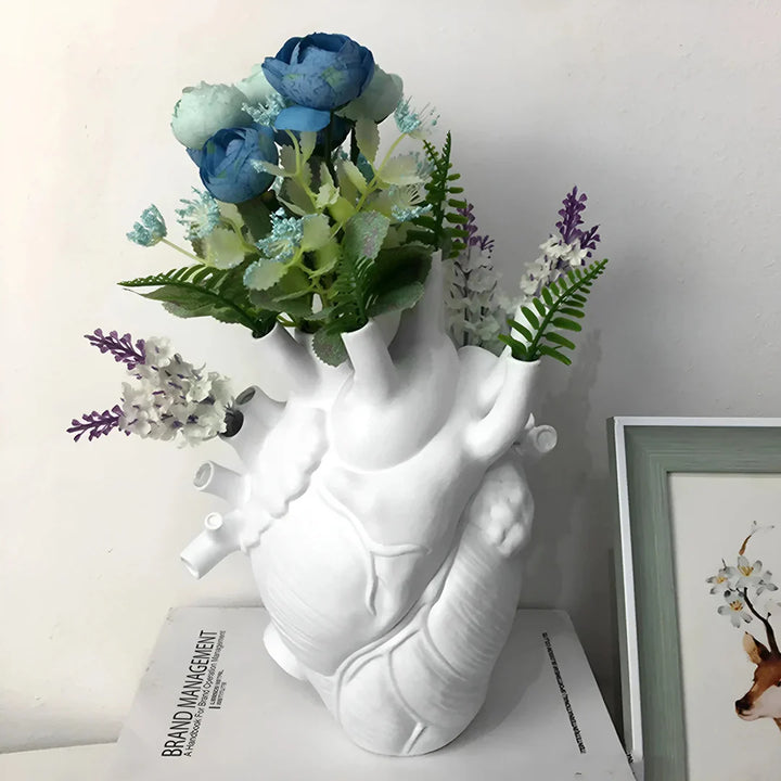 Lisslune | Greek inspired heart vase