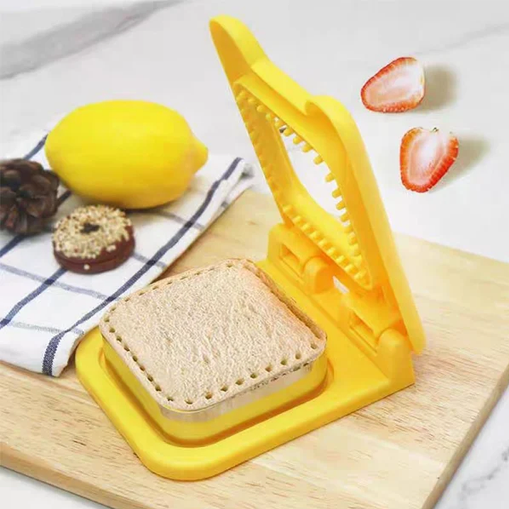 Lisslune | Machine for cutting and sealing sandwich molds