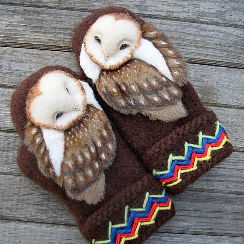 Lisslune | Handknitted Nordic gloves made of wool with owls