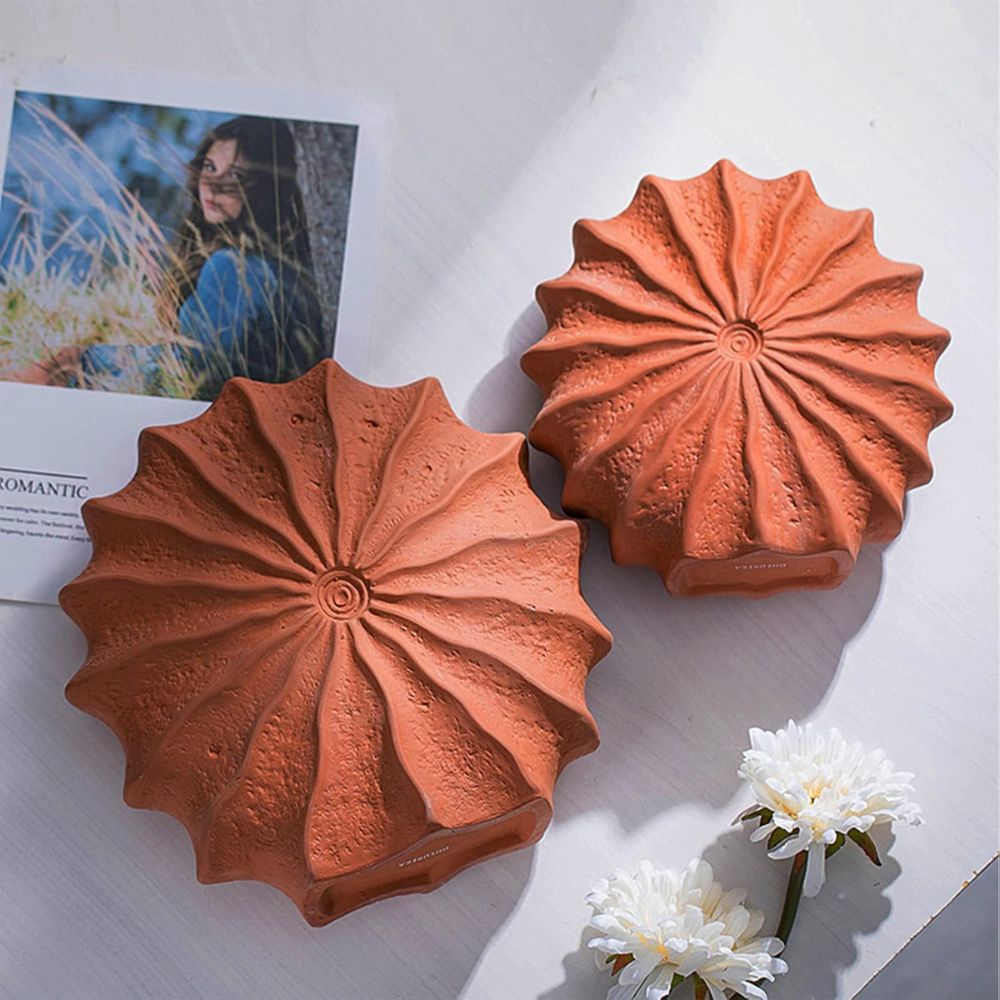 Lisslune | Coral Crest Ceramic Vase
