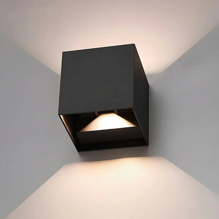 Lisslune | Luxe Wireless Rechargeable Wall Light – Motion Sensor & Warm LED Lighting (2700K)
