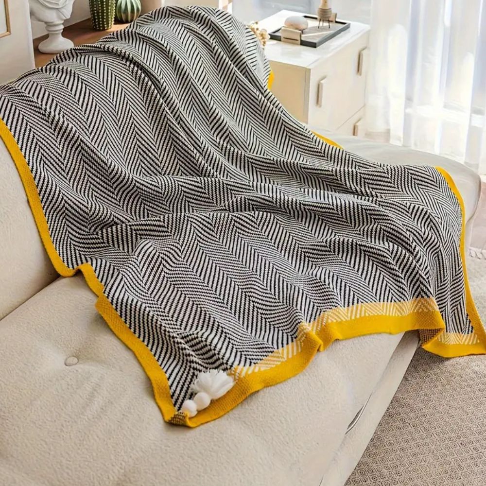 Lisslune | Golden Chevron Luxe Blanket