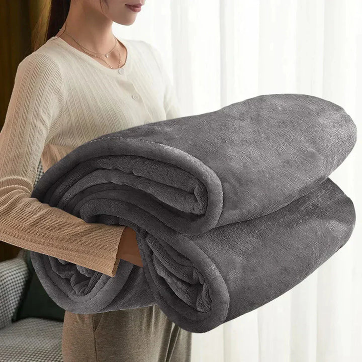 Lisslune | Maxime | Cozy Fleece Blanket for All Seasons - Extra Soft and Warm
