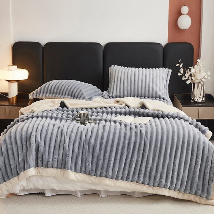 Lisslune | Snuggly Synthetic Fur Fleece Blanket