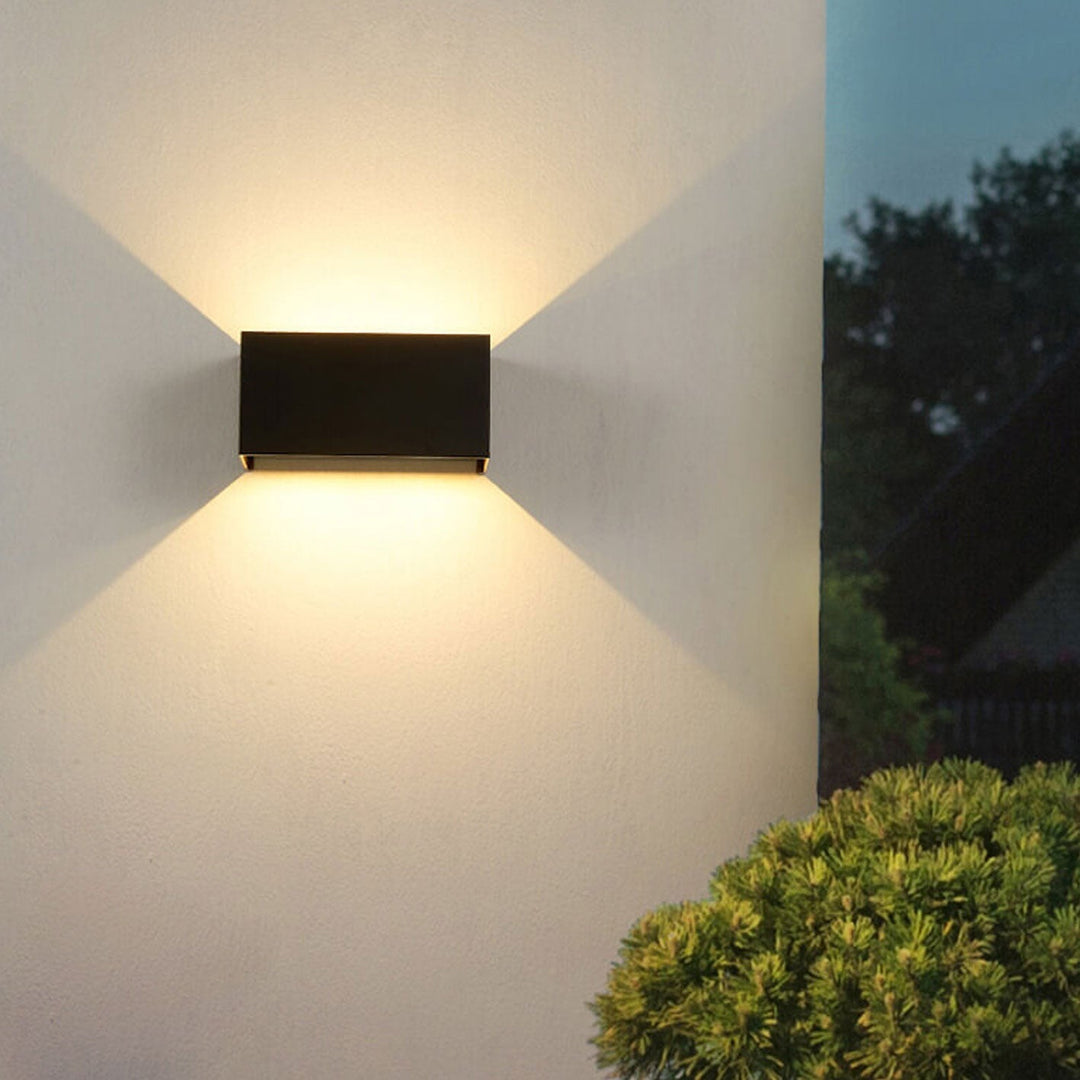 Lisslune | Modern waterproof rectangular LED wall light for outdoor use with up and down lighting