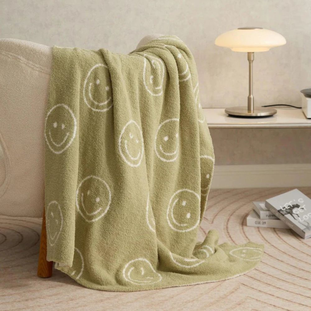 Lisslune | Smiley Face Plush Blanket