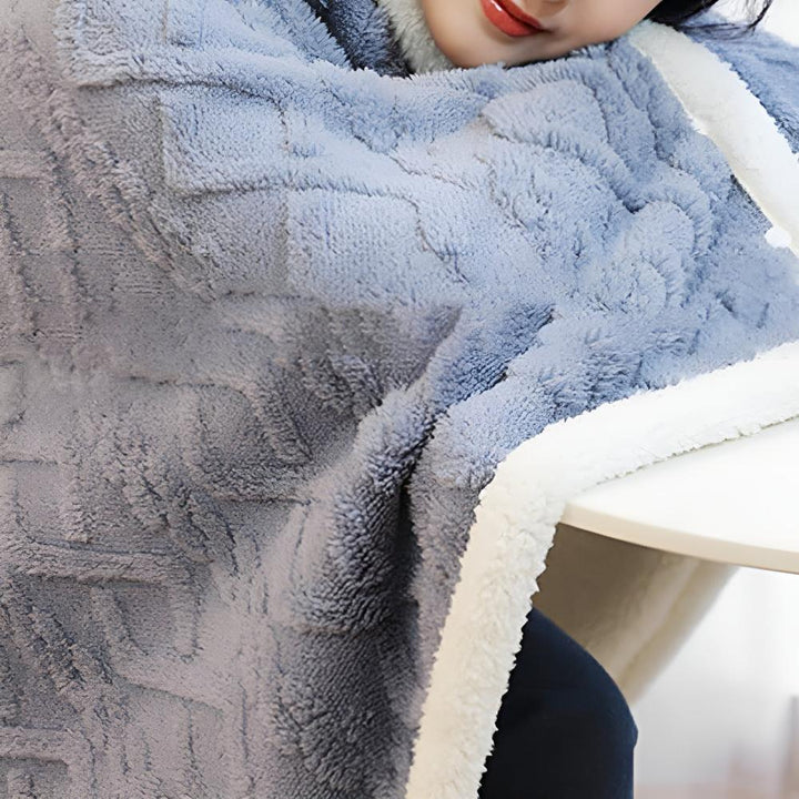 Lisslune | Fluffy Comfort Cloak Blanket