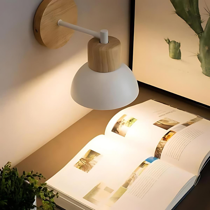 Lisslune | Stylish wall lamp made of wood for a harmonious home