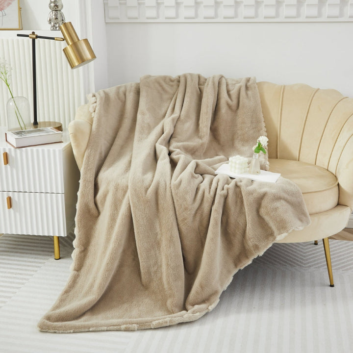 Lisslune | Plush Soft Synthetic Rabbit Blanket