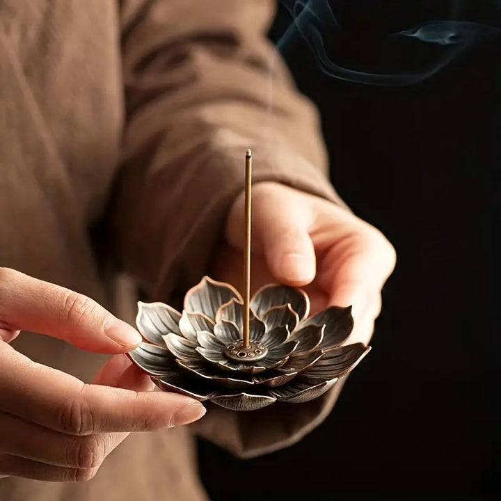 Lisslune | HarmonyGlow Lotus Incense Stick Holder