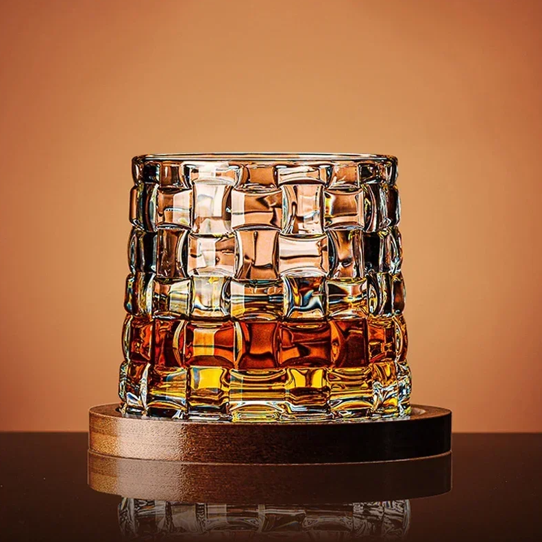 Lisslune | WhiskeySpin - Premium rotating whiskey glass