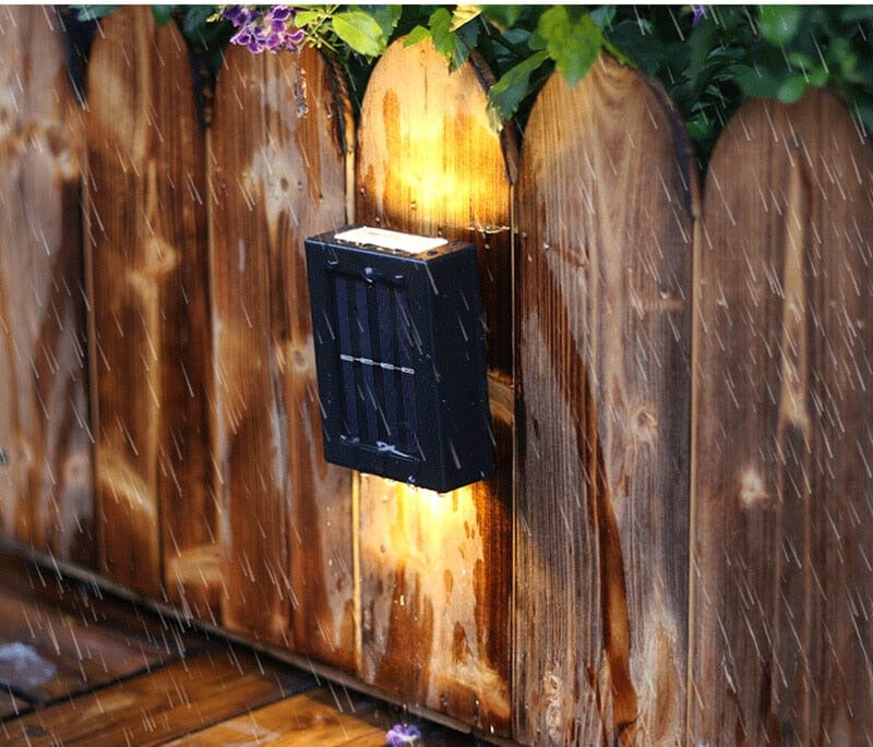 Lisslune | Solar-powered terrace wall light