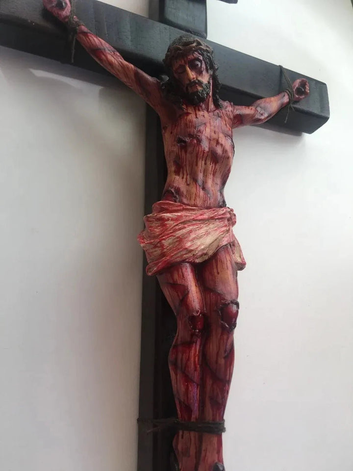 Lisslune | Handmade - Realistic Cross of Christ