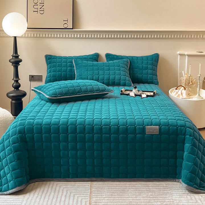 Lisslune | Modern Soft Throw Blanket with Square Texture – Stylish Fluffy Bed & Sofa Cover