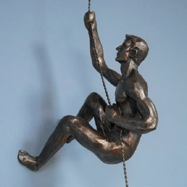 Lisslune | Climber Sculpture