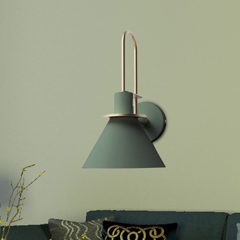 Skørter | 1-Light Wall Lamp Antique Cone Metal Wall Mount in White/Black/Green with Handle for Nightstand